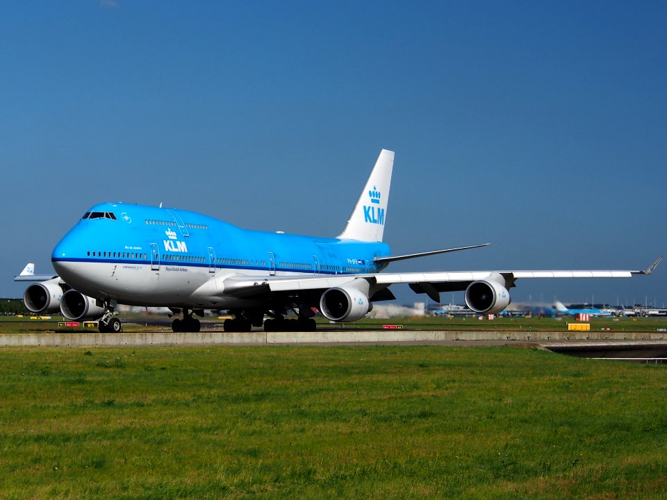 PH-BFR KLM Royal Dutch Airlines Boeing 747-406(M) - cn 27202 taxiing 18july2013 pic-002