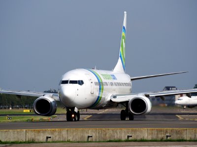 PH-HZF Transavia Boeing 737-8K2(WL) - cn 28378 taxiing, 25august2013 pic-1