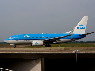 PH-BGR KLM Royal Dutch Airlines Boeing 737-7K2(WL) - cn 39446 taxiing 13july2013 pic3