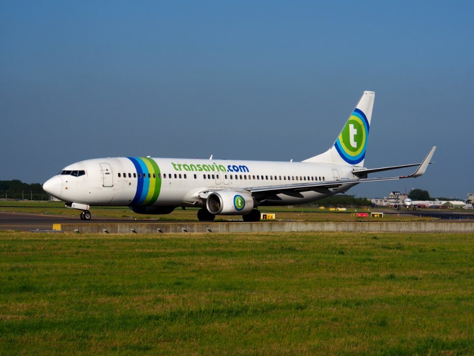 PH-HZE Transavia Boeing 737-8K2(WL) - cn 28377 taxiing 15july2013 pic-004