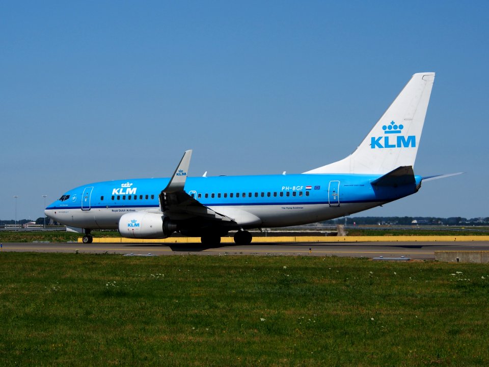 PH-BGF KLM Royal Dutch Airlines Boeing 737-7K2(WL) - cn 30365 taxiing 21July 2013 pic-005