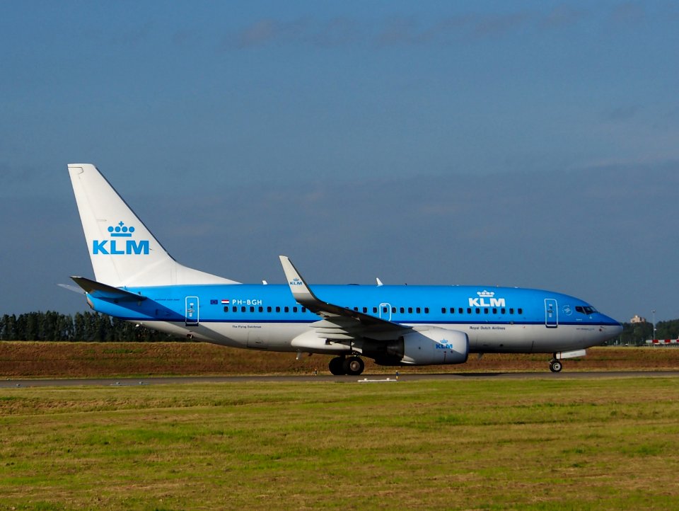 PH-BGH KLM Royal Dutch Airlines Boeing 737-7K2(WL) - cn 38053 pic2