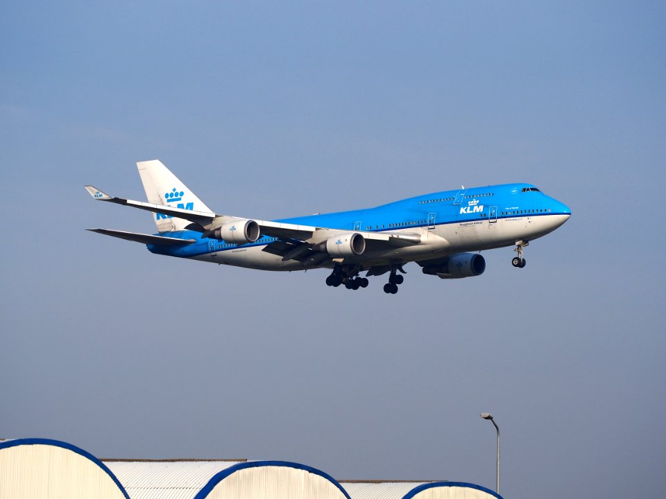 PH-BFN landing at Schiphol (AMS - EHAM), The Netherlands, pic1-001