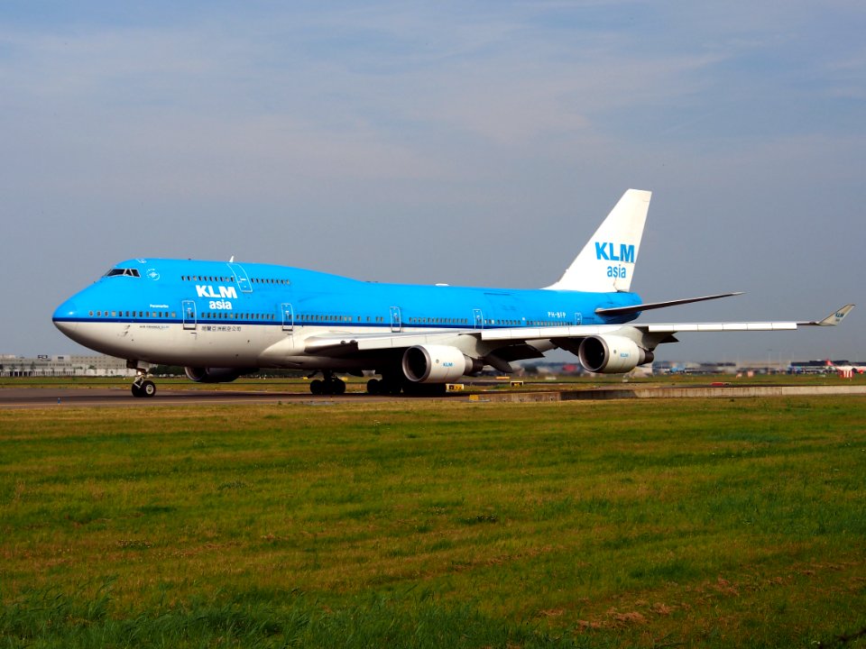 PH-BFP KLM Royal Dutch Airlines Boeing 747-406(M) - cn 2637, taxiing 22july2013 pic-004