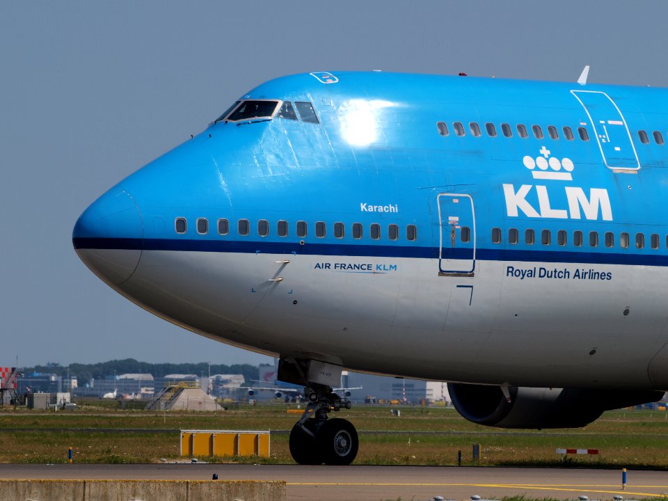 PH-BFK KLM Royal Dutch Airlines Boeing 747-406(M) - cn 25087 taxiing 21july2013 pic-001
