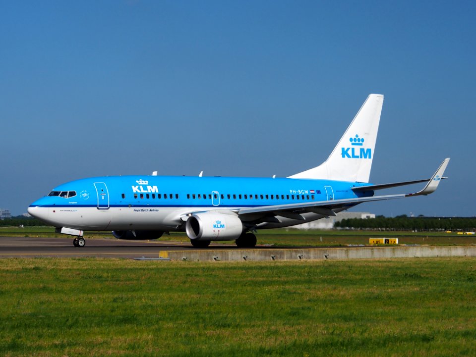 PH-BGW KLM Royal Dutch Airlines Boeing 737-7K2(WL) - cn 38128 taxiing 18july2013 pic-001