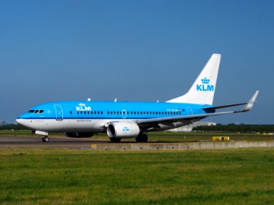 PH-BGW KLM Royal Dutch Airlines Boeing 737-7K2(WL) - cn 38128 taxiing 18july2013 pic-001 photo