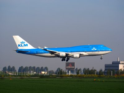 PH-BFH landing at Schiphol (AMS - EHAM), The Netherlands, pic3 photo