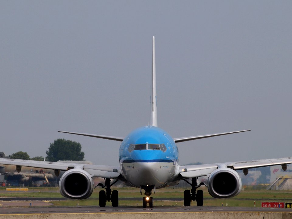 PH-BXT KLM Royal Dutch Airlines Boeing 737-9K2(WL) taxiing 13july2013 pic1