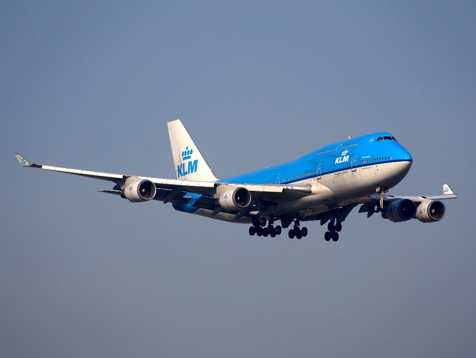 PH-BFN landing at Schiphol (AMS - EHAM), The Netherlands, pic1