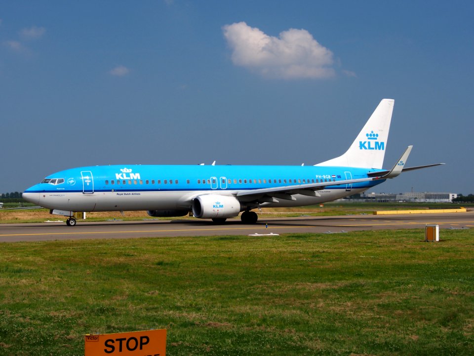 PH-BGB KLM Royal Dutch Airlines Boeing 737-8K2(WL) - cn 37594 pic3