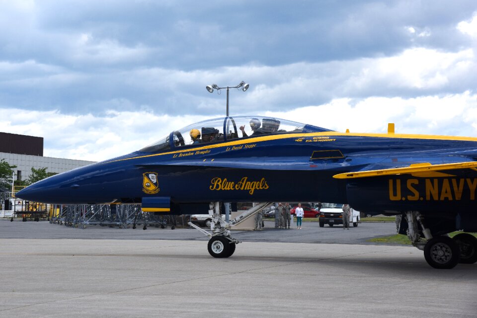 F-18 air show blue angel