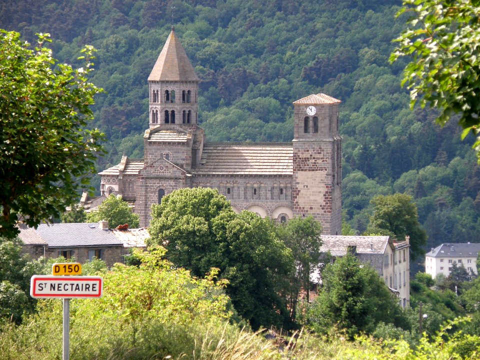 Saint-Nectaire Église10