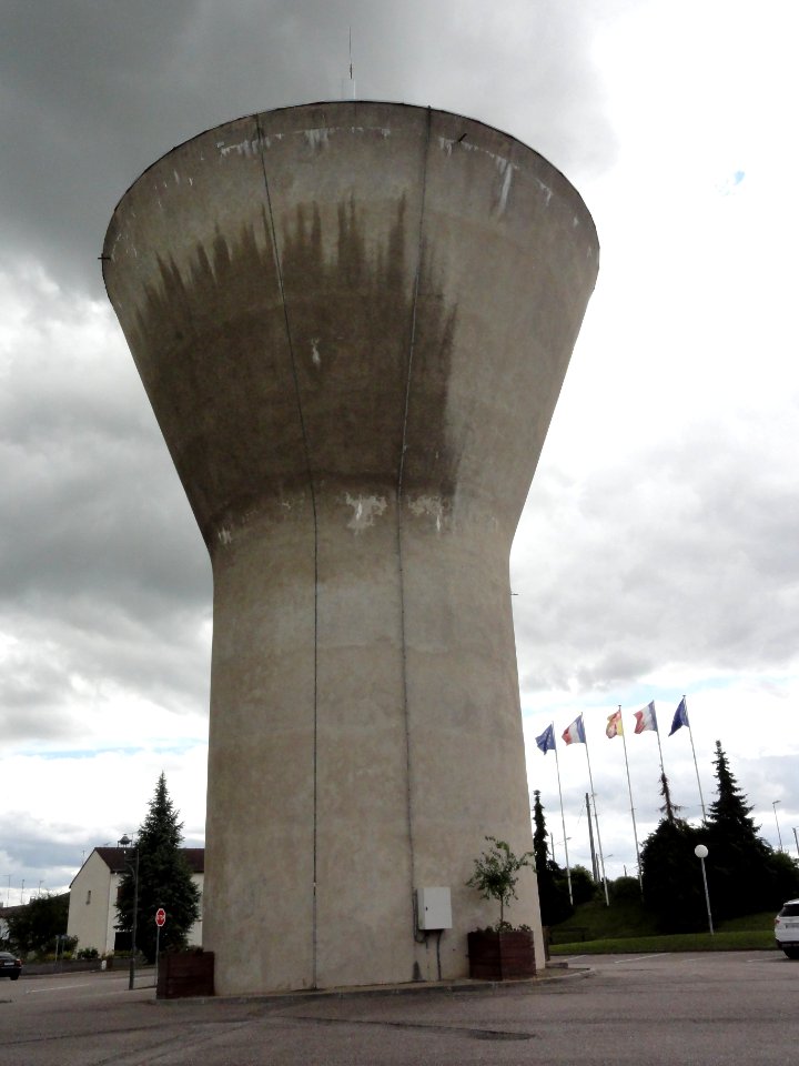 Saint-Nicolas-de-Port (M-et-M) château-d'eau
