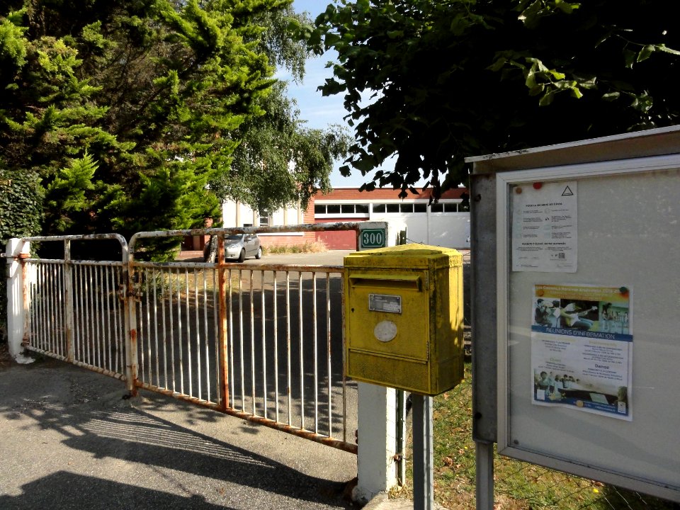 Saint-Nicolas-de-la-Haie (Seine-Mar.) école