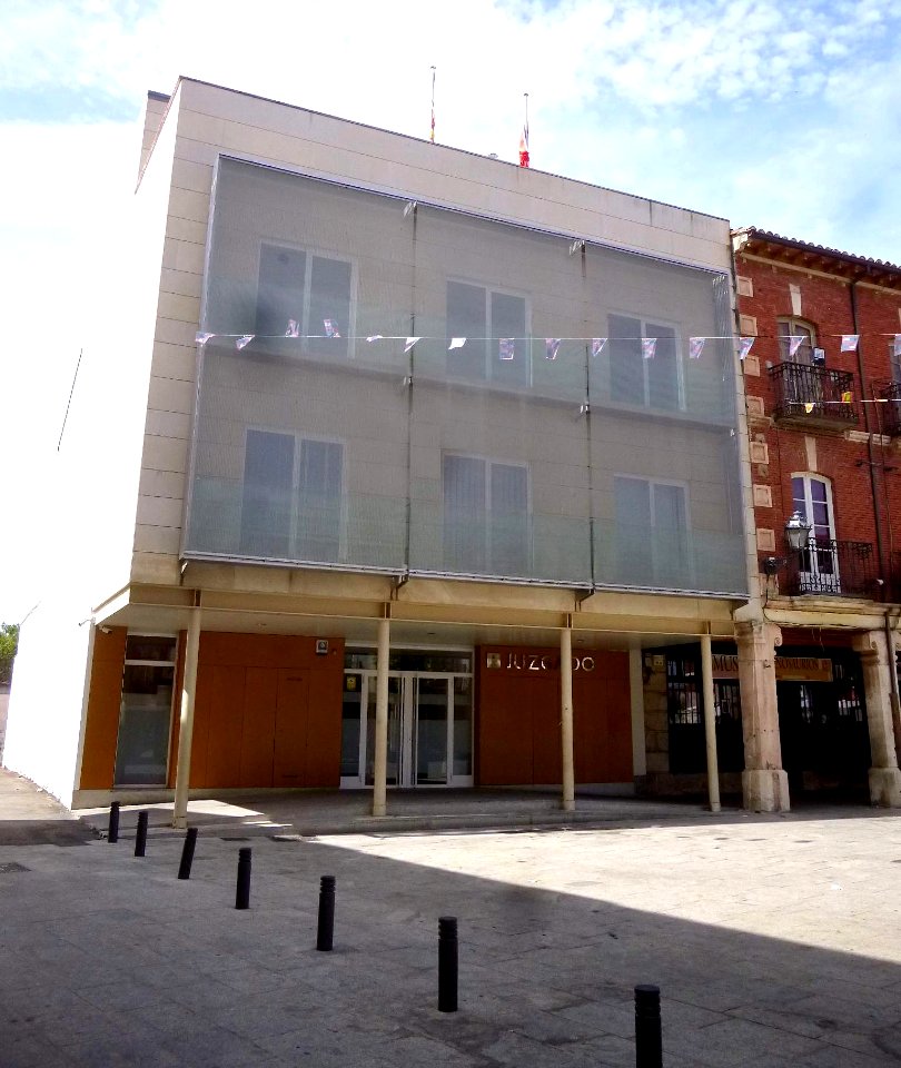 Salas de los Infantes - Plaza de Jesús Aparicio, Juzgados