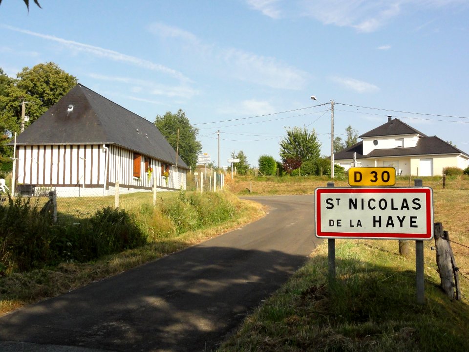 Saint-Nicolas-de-la-Haie (Seine-Mar.) entrée