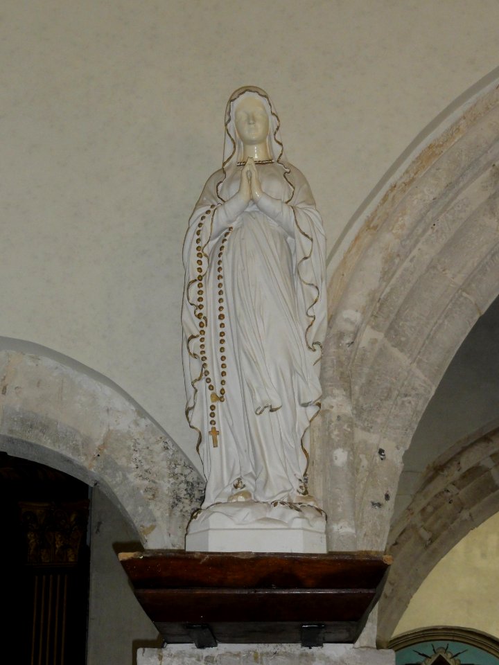Saint-Nicolas-de-la-Haie (Seine-Mar.) église, statue 07 Vierge du Rosaire