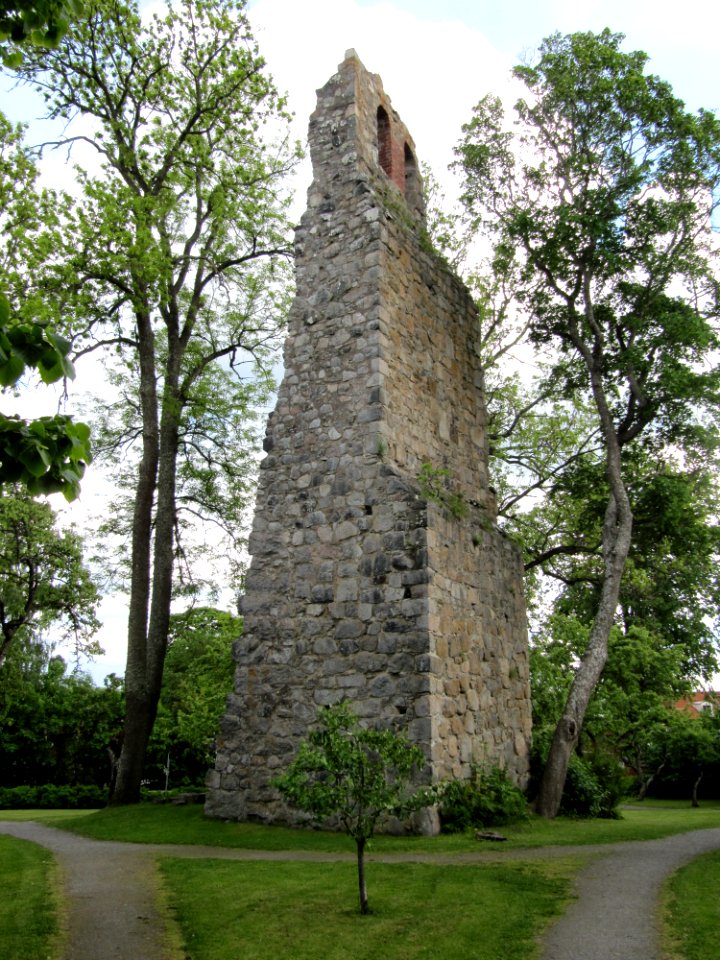 Sankt Lars kyrkoruin ext1