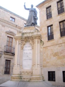 Salamanca - Monumento al Padre Cámara