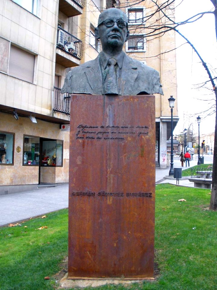 Salamanca - Monumento a Germán Sánchez Ruipérez