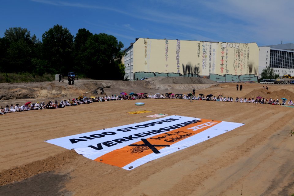 Sand im Getriebe protest A100 Treptower Park 2021-06-05 113