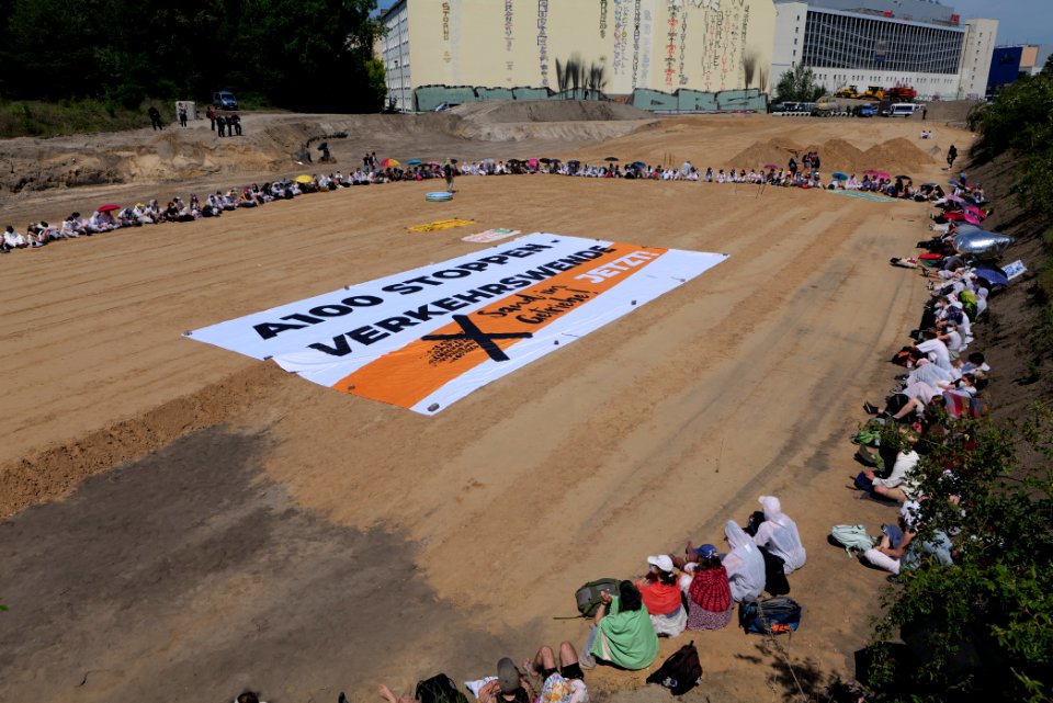 Sand im Getriebe protest A100 Treptower Park 2021-06-05 106