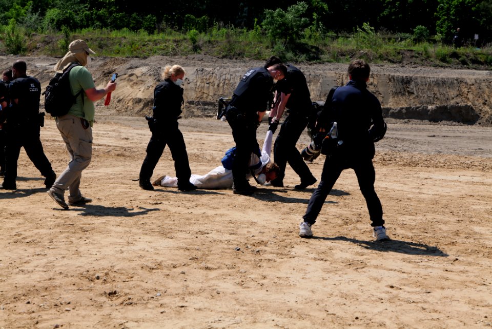 Sand im Getriebe protest A100 Treptower Park 2021-06-05 123