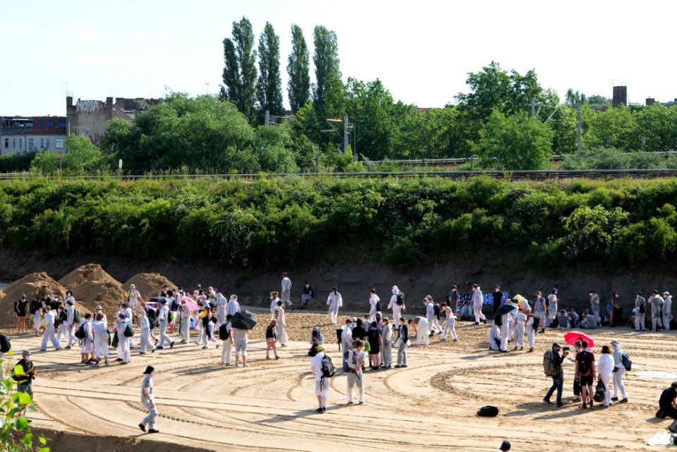 Sand im Getriebe protest A100 Treptower Park 2021-06-05 09