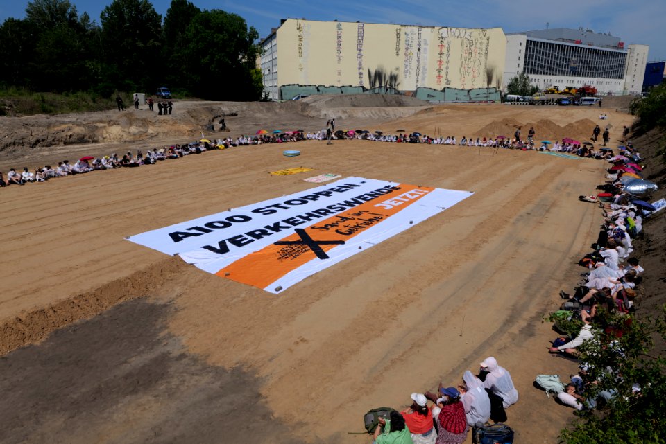 Sand im Getriebe protest A100 Treptower Park 2021-06-05 107