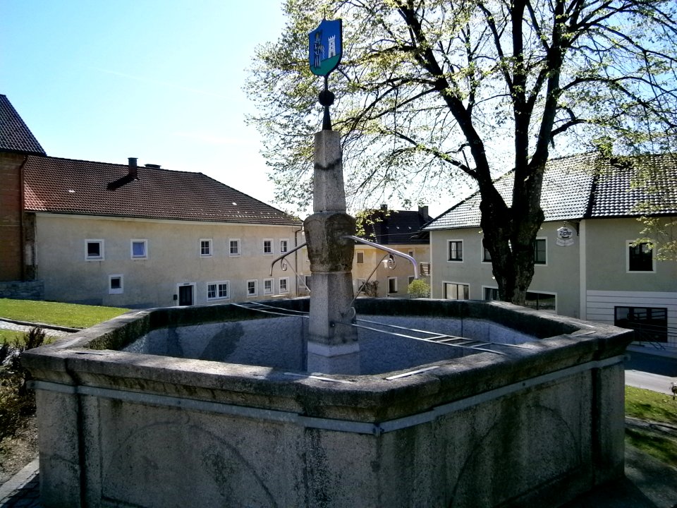 Sankt Leonhard Brunnen