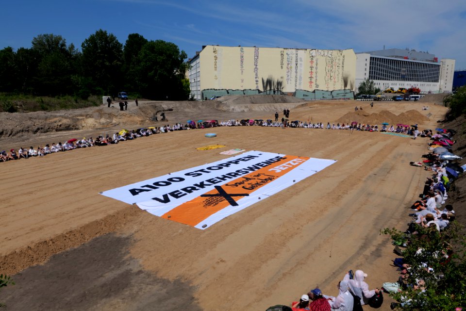 Sand im Getriebe protest A100 Treptower Park 2021-06-05 114