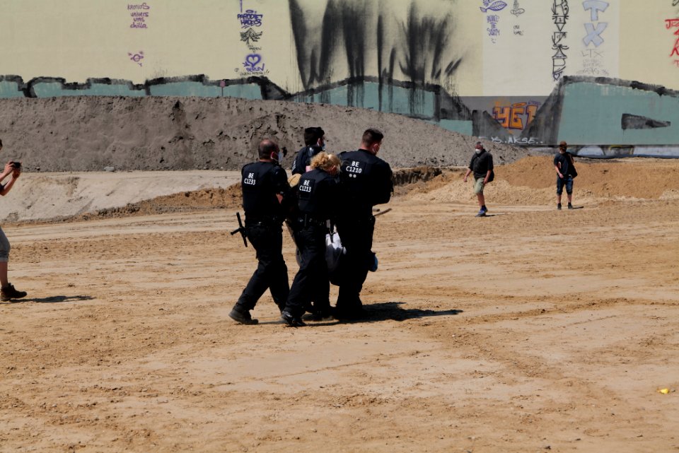 Sand im Getriebe protest A100 Treptower Park 2021-06-05 124