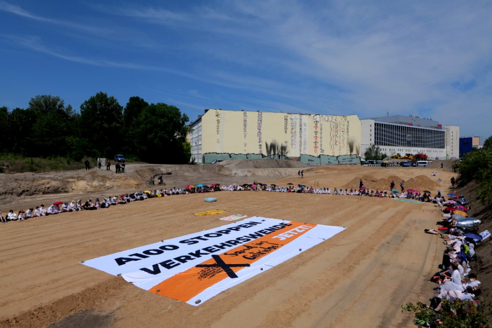 Sand im Getriebe protest A100 Treptower Park 2021-06-05 108