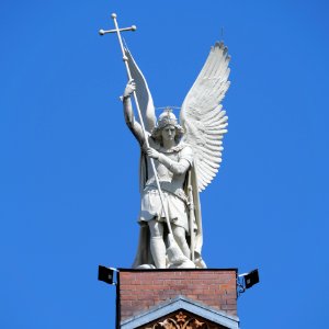 Sankt.Michael.Statue.Glockenturm.P1056543