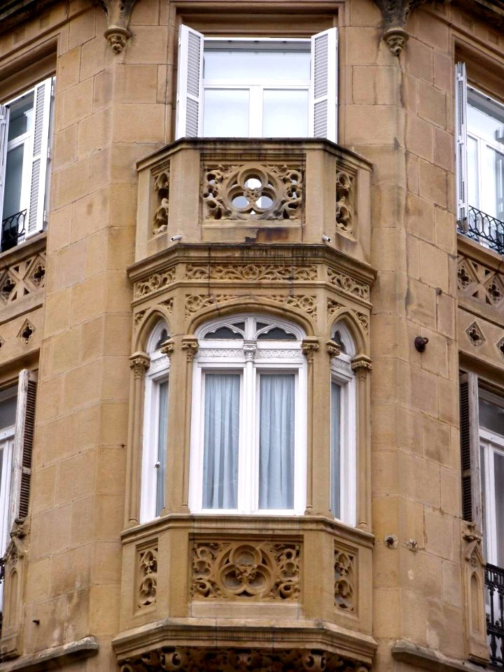 San Sebastian - Caja de Ahorros y Monte de Piedad Municipal (Kutxabank) 03