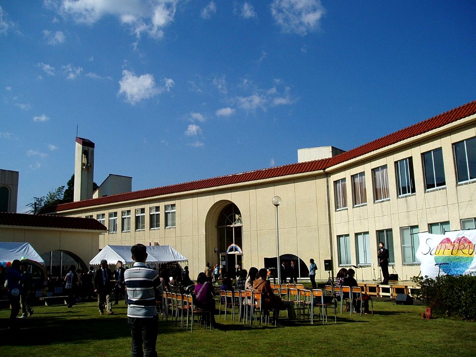 Saniku-Gakuin-College-2013111703