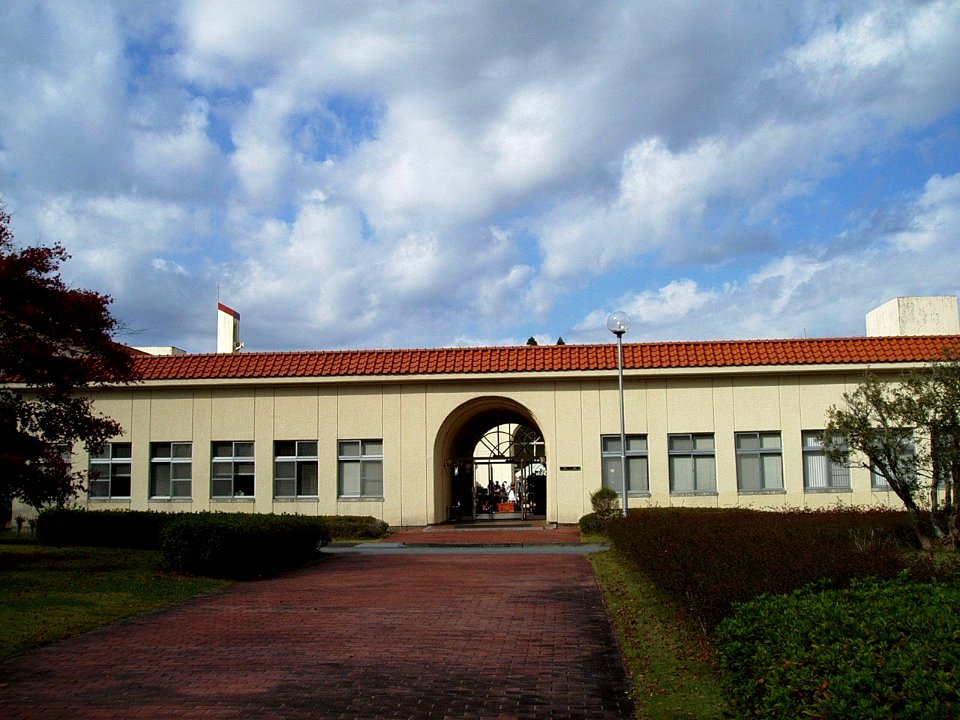 Saniku-Gakuin-College-2012111803