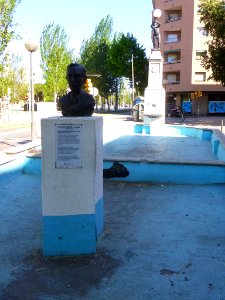 Sant Adrià de Besòs - Placeta Macià 1