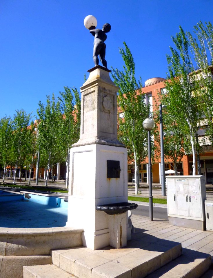 Sant Adrià de Besòs - Placeta Macià 3