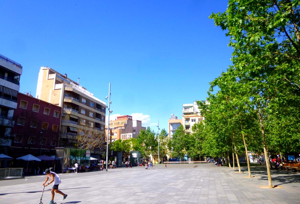 Sant Adrià de Besòs - Plaça de la Vila 2