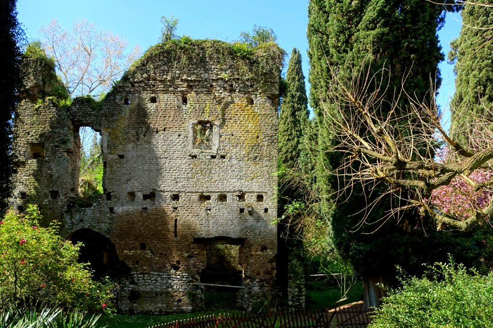 Santa Maria Maggiore - Giardino di Ninfa, Italy - DSC02914