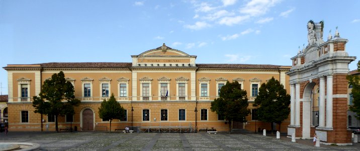 Santarcangelo di Romagna, scuola Pascucci, 1