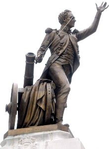Santander - Plaza Porticada, monumento a Pedro Velarde 2