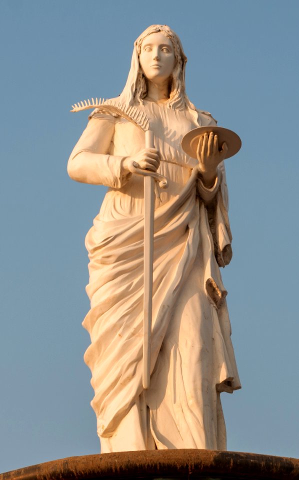 Santa Lucia Statue