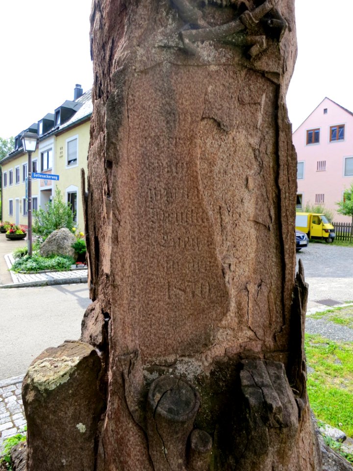 Sandsteinsäule Betzigau 01