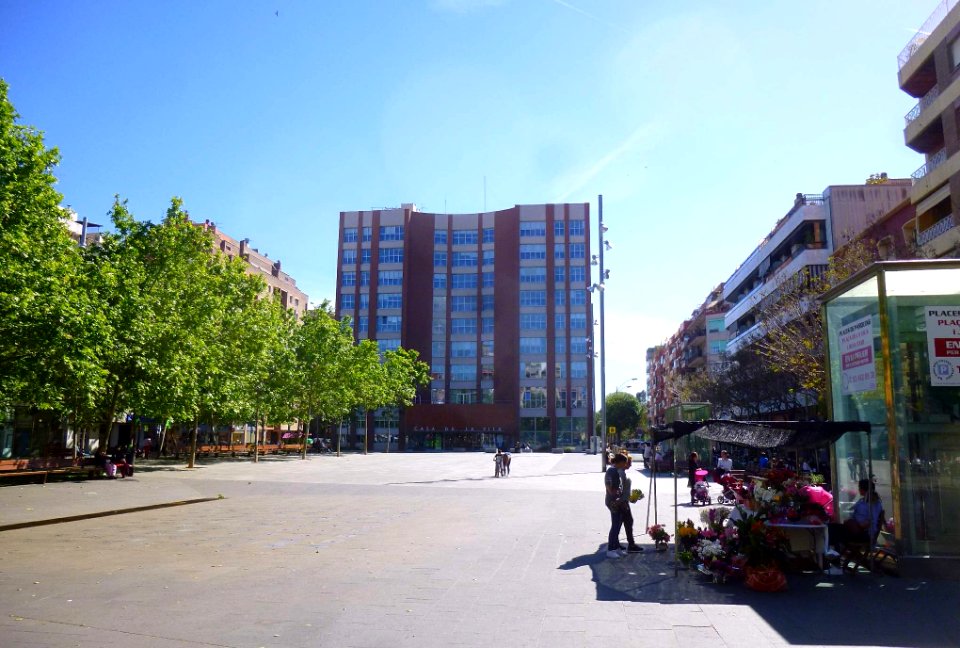 Sant Adrià de Besòs - Plaça de la Vila 1