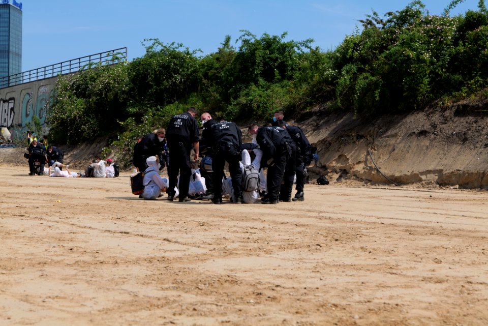 Sand im Getriebe protest A100 Treptower Park 2021-06-05 71
