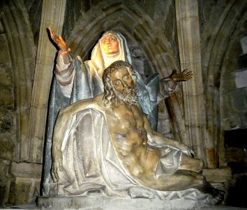 Santander - Catedral, Parroquia (cripta) del Santísimo Cristo. Réplica de Piedad de Gregorio Fernández