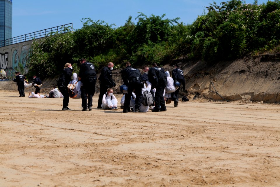 Sand im Getriebe protest A100 Treptower Park 2021-06-05 72